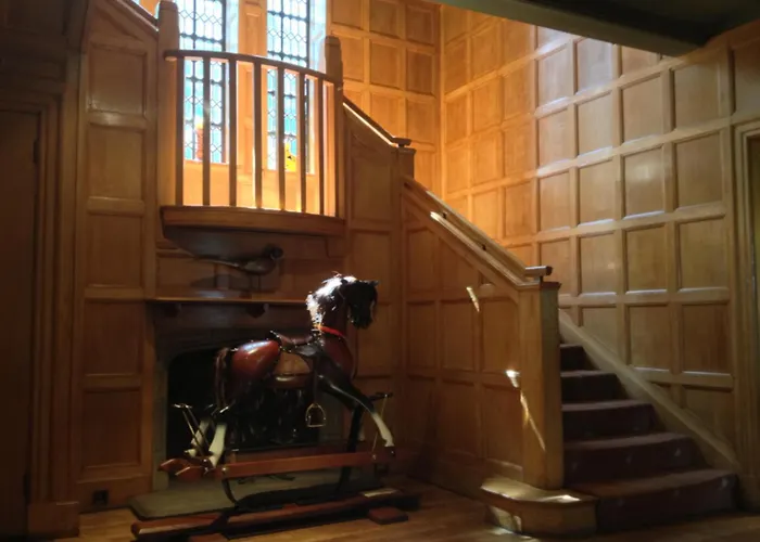 Trigony House